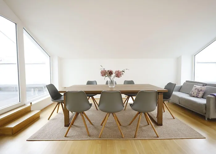 Heymi Opernring Apartment *